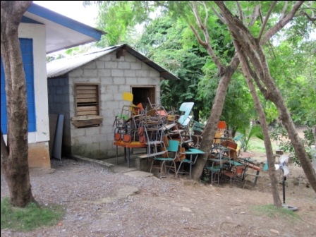 The little building is 
actually the kindergarten.