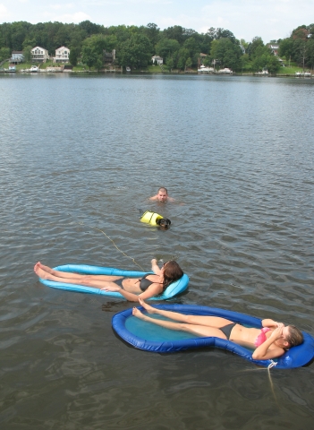 Amanda, Erin, Zach and Bella.