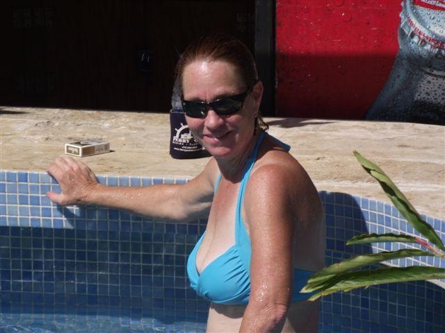 Melanie poolside. 